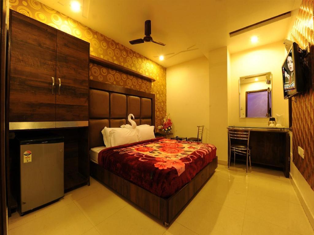 Hotel Pearl Inn & Suites Amritsar Room photo