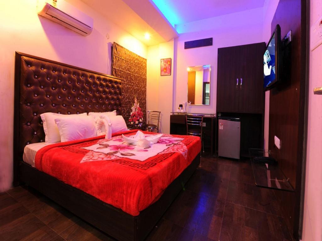 Hotel Pearl Inn & Suites Amritsar Exterior photo