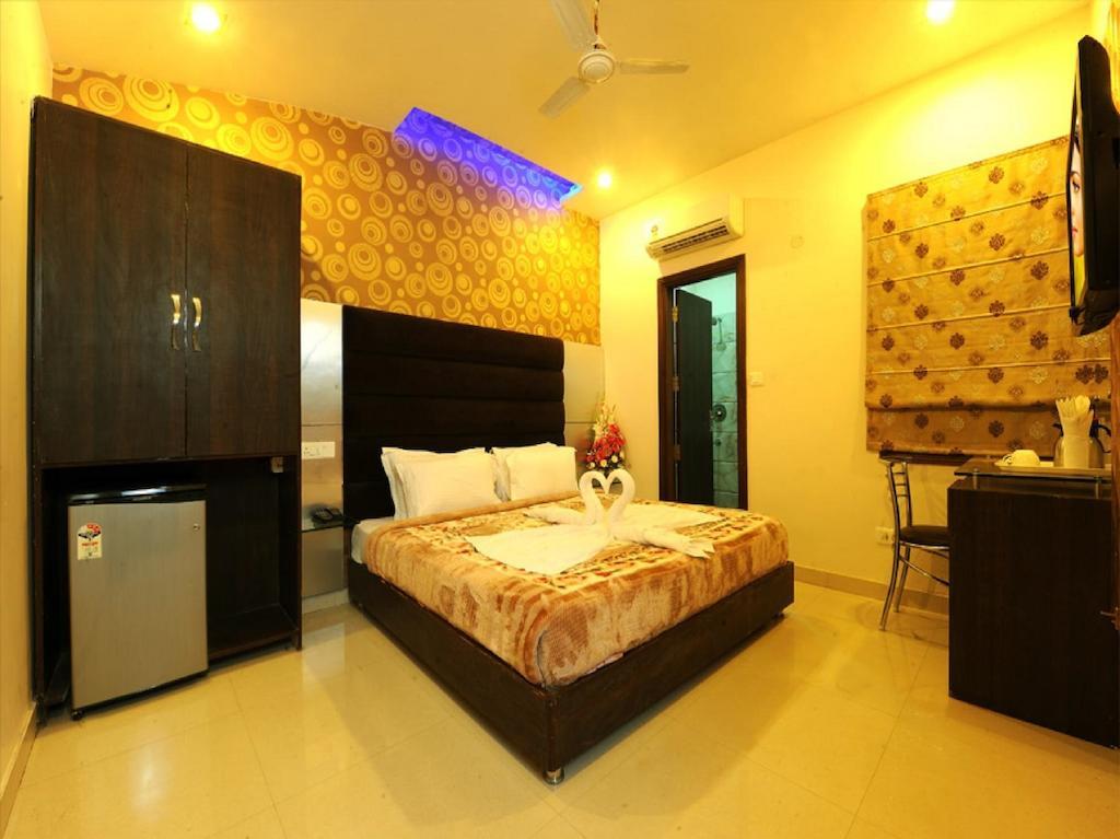 Hotel Pearl Inn & Suites Amritsar Exterior photo
