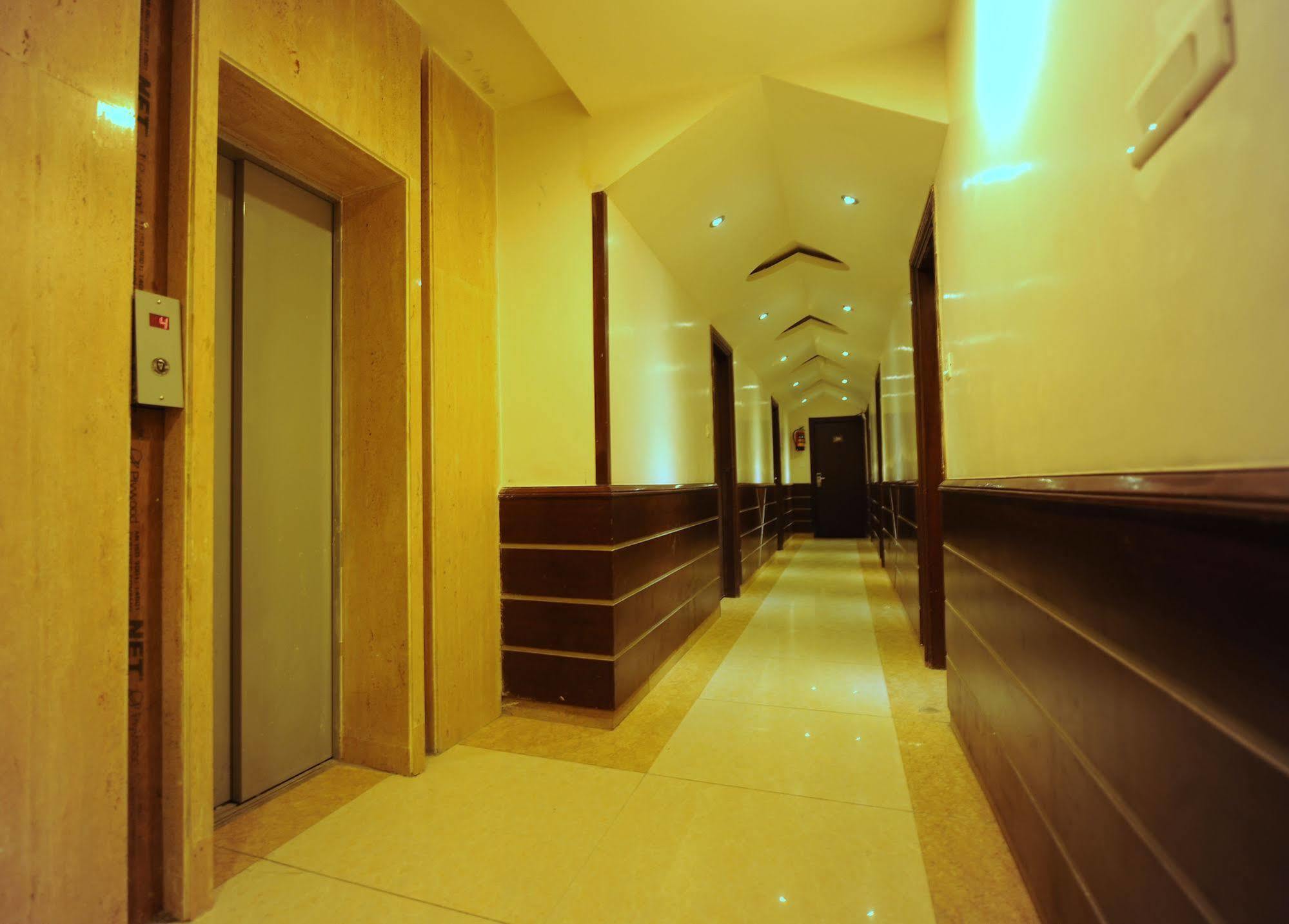 Hotel Pearl Inn & Suites Amritsar Exterior photo