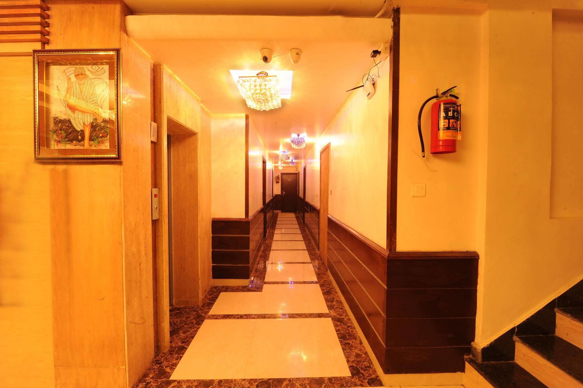 Hotel Pearl Inn & Suites Amritsar Exterior photo